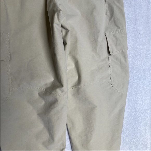Lululemon Light Utilitech Cargo Pocket High Rise Pants Sz 26 Women LW5ENBS EUC - Picture 14 of 14